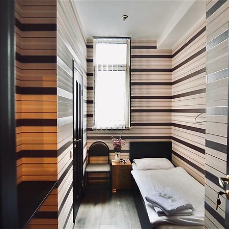 Uno Apart Hotel เคียฟ ภายนอก รูปภาพ