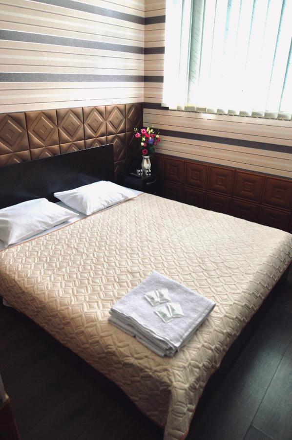 Uno Apart Hotel เคียฟ ภายนอก รูปภาพ