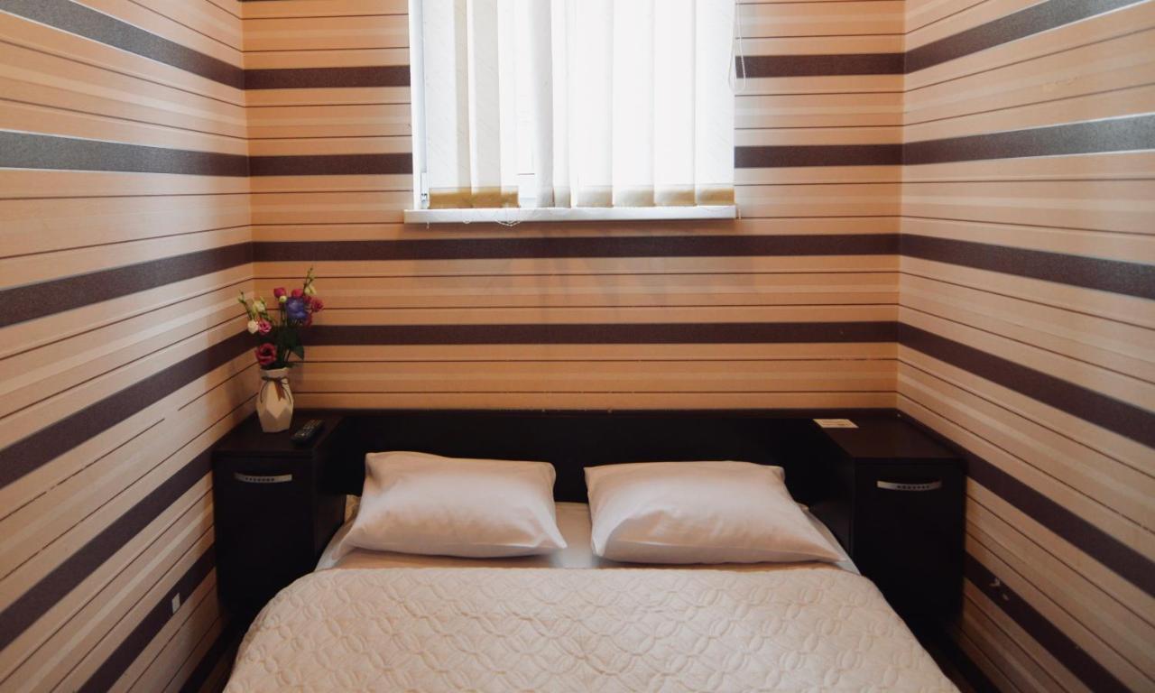 Uno Apart Hotel เคียฟ ภายนอก รูปภาพ